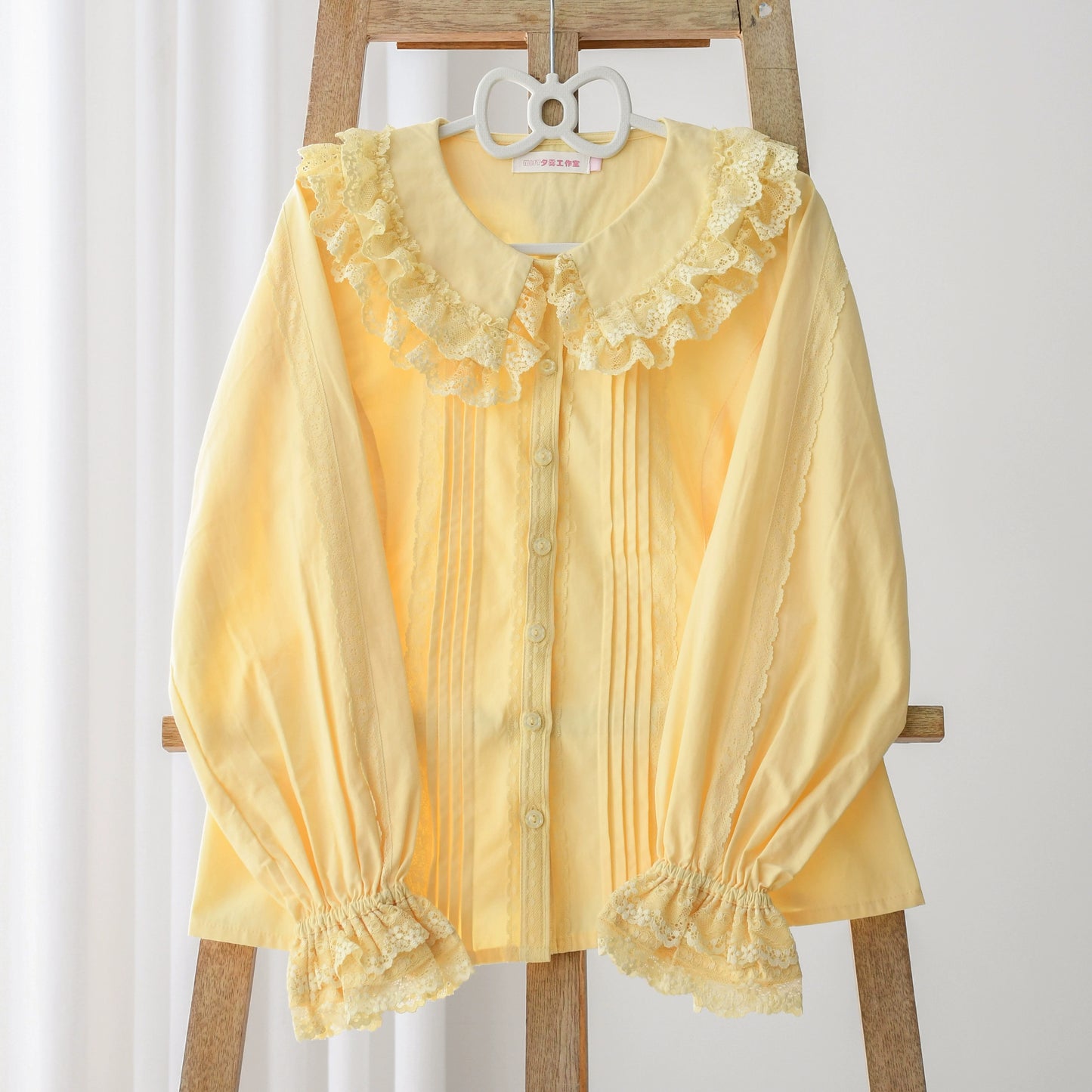 Hyde Garden Long Sleeves Blouse