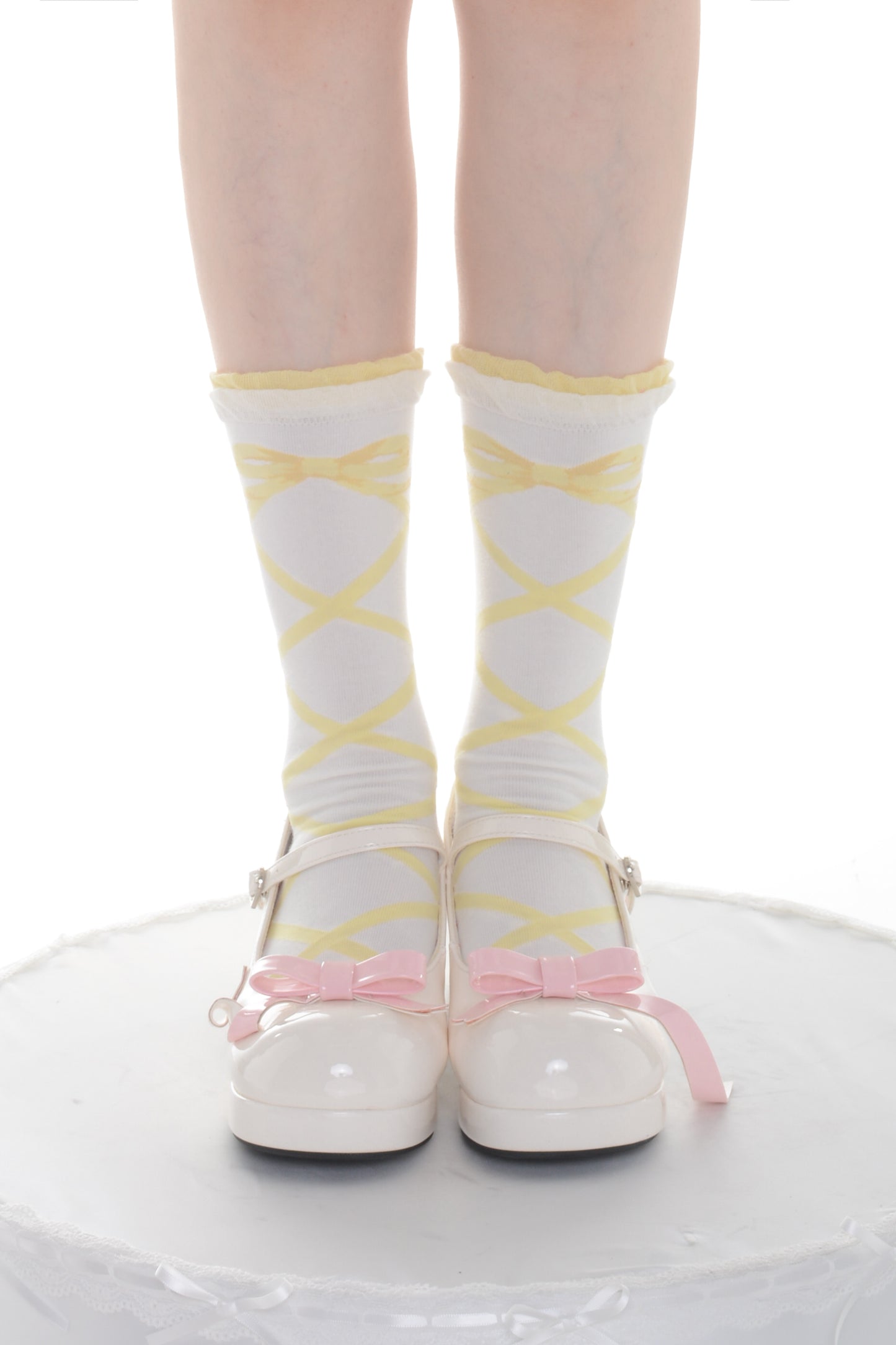 Interwoven Straps Short Socks