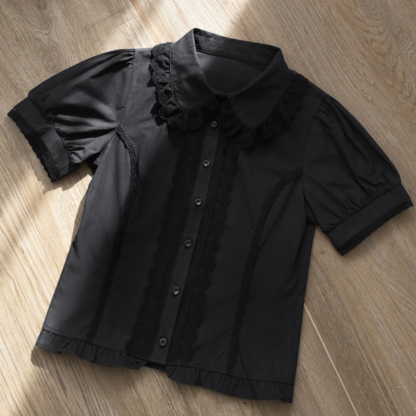 Lily Short Sleeves Blouse