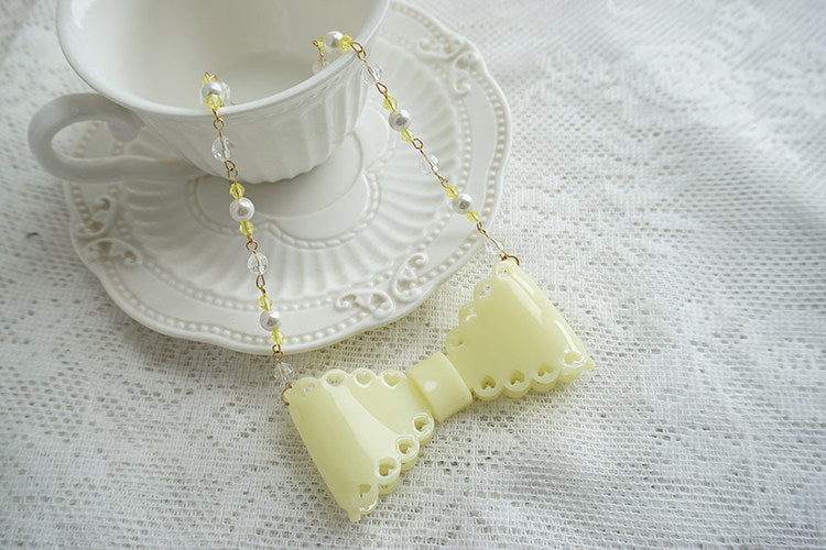 Bowknot Plastic Necklace