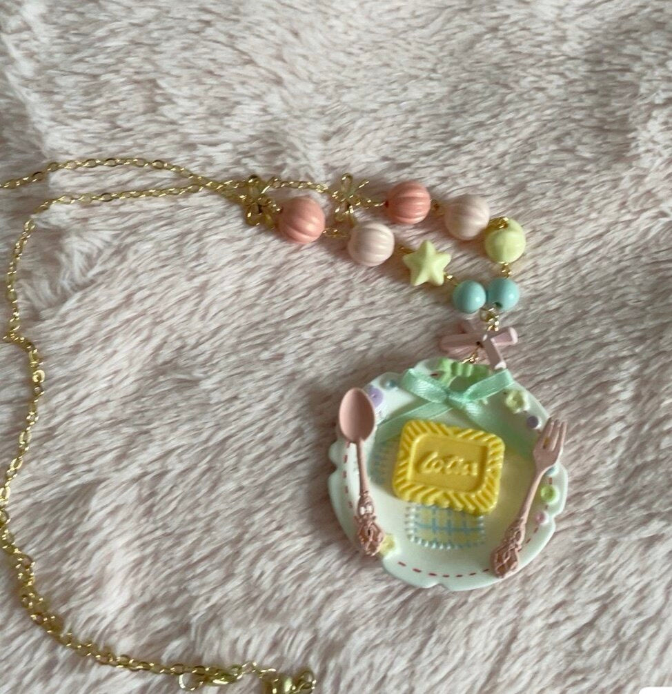 Dinner Plate Necklace