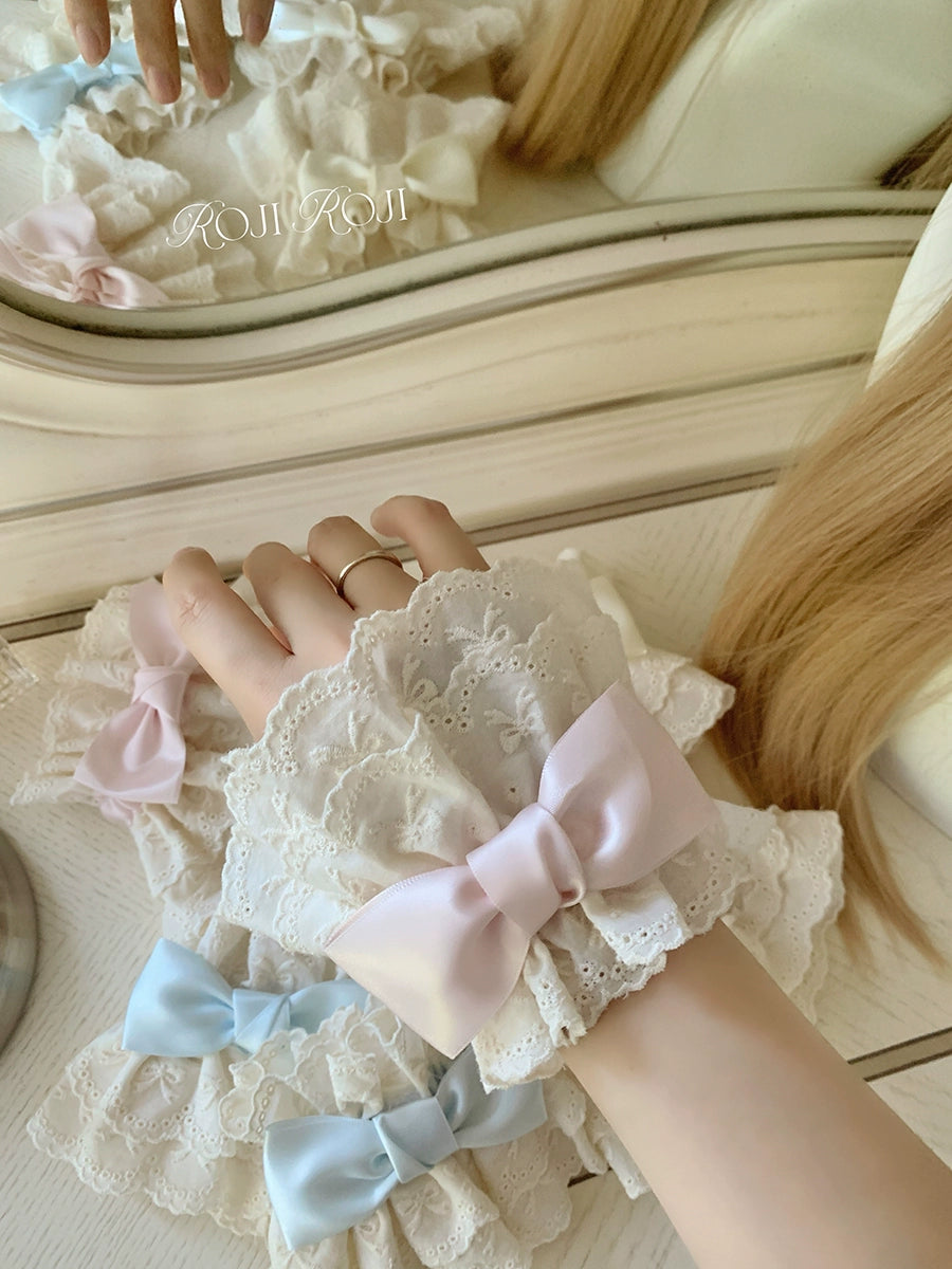 Lace Wrist Cuffs